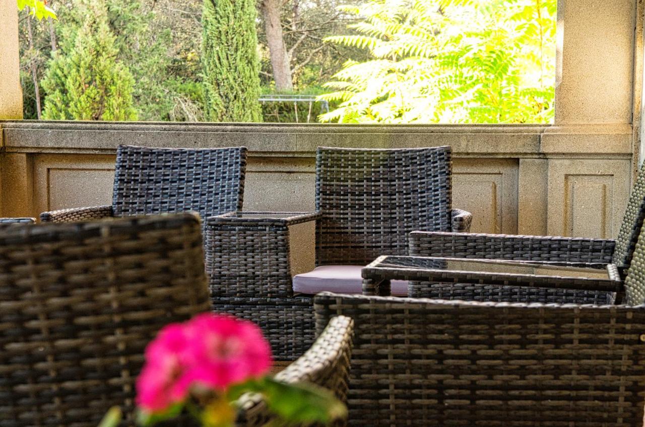 Hotel Restaurant Le Colombier Remoulins Kültér fotó