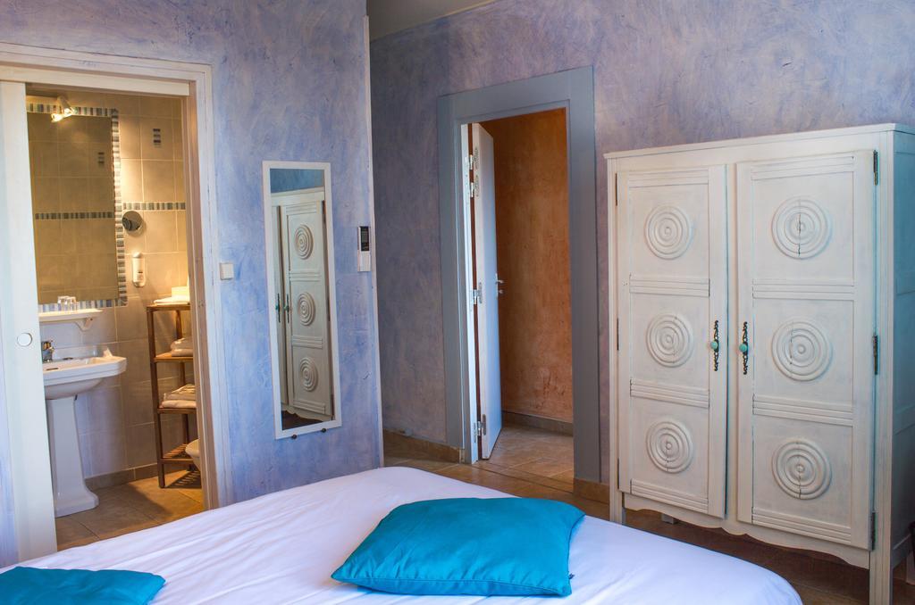 Hotel Restaurant Le Colombier Remoulins Kültér fotó