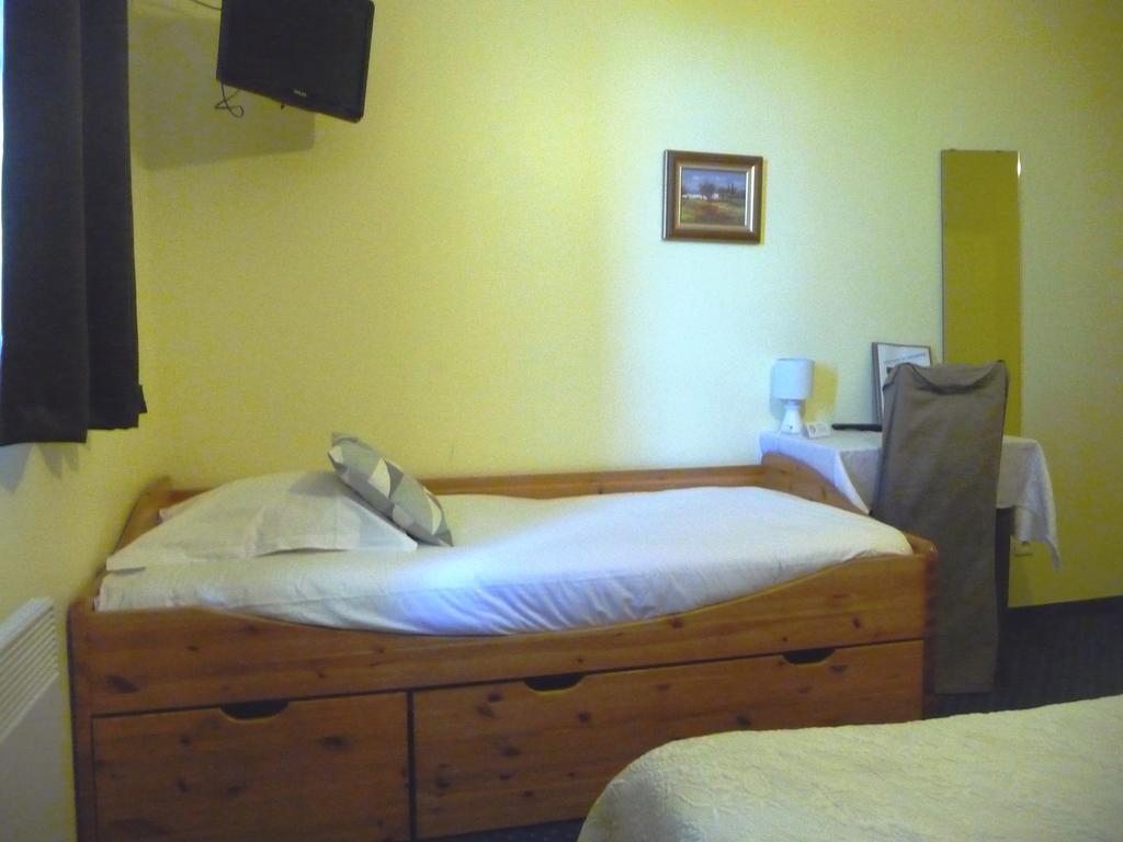 Hotel Restaurant Le Colombier Remoulins Kültér fotó