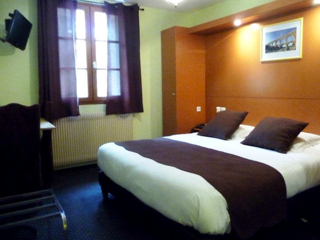 Hotel Restaurant Le Colombier Remoulins Kültér fotó