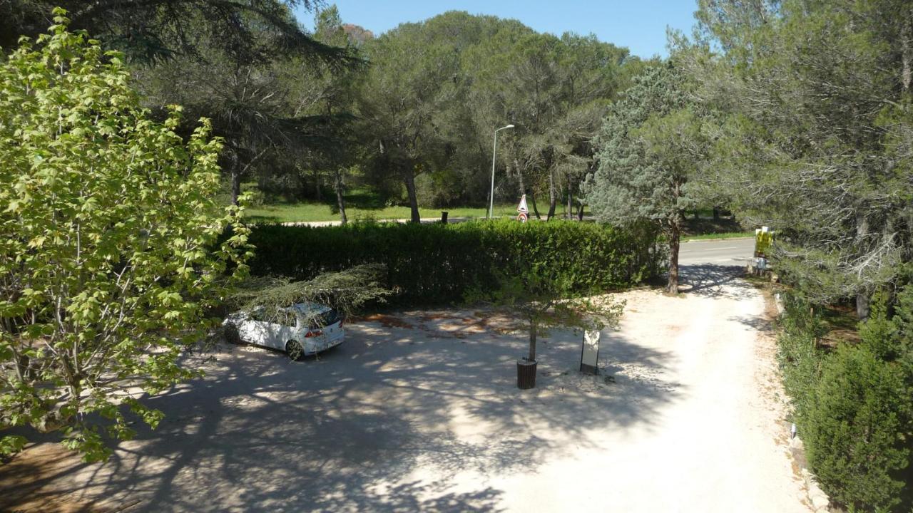 Hotel Restaurant Le Colombier Remoulins Kültér fotó